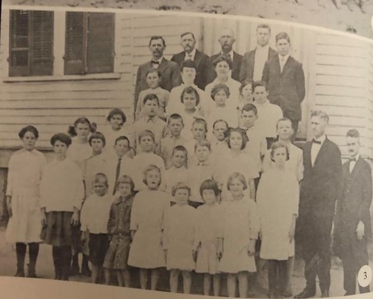 Henderson School photo from 1915