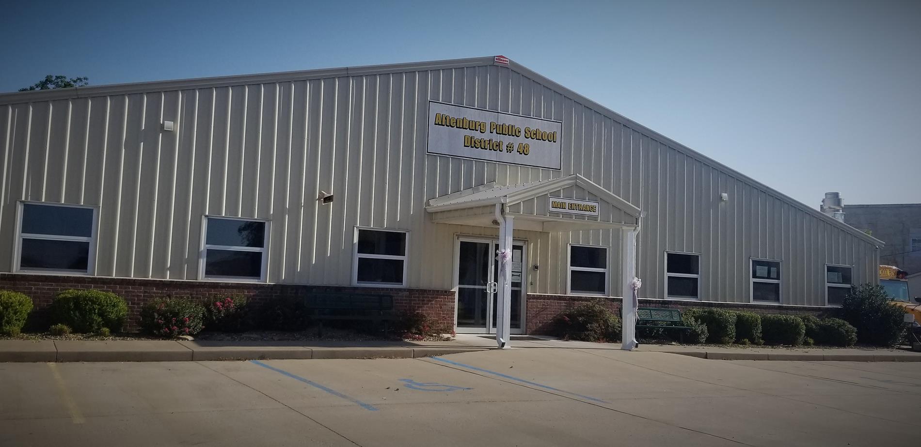 Altenburg Public School Main Entrance