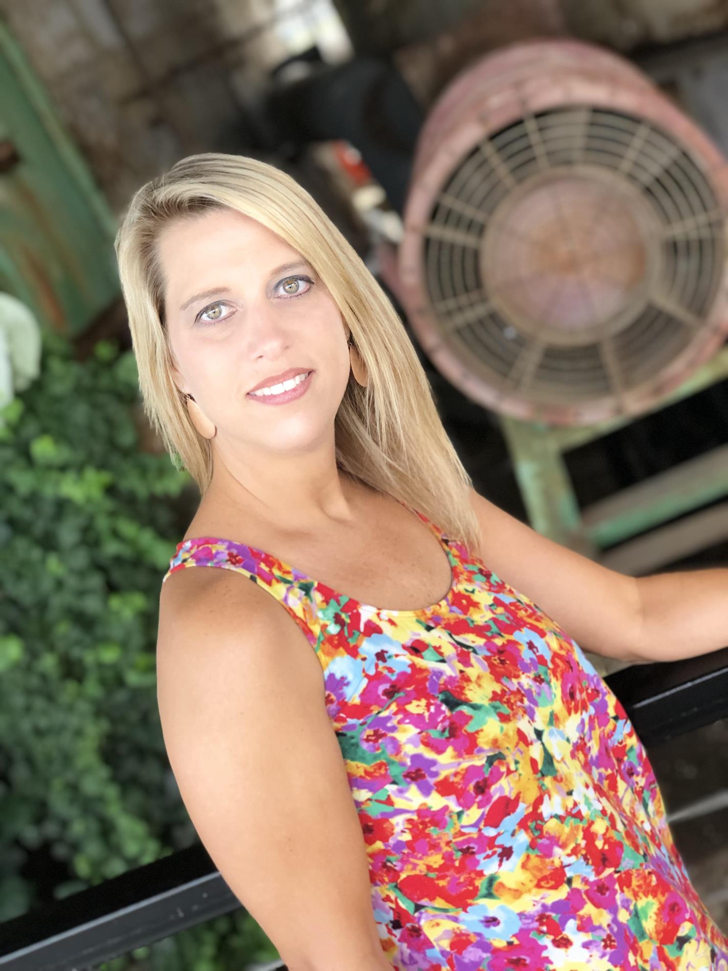 Dana Elmore Social Media 69 - 9r1yode