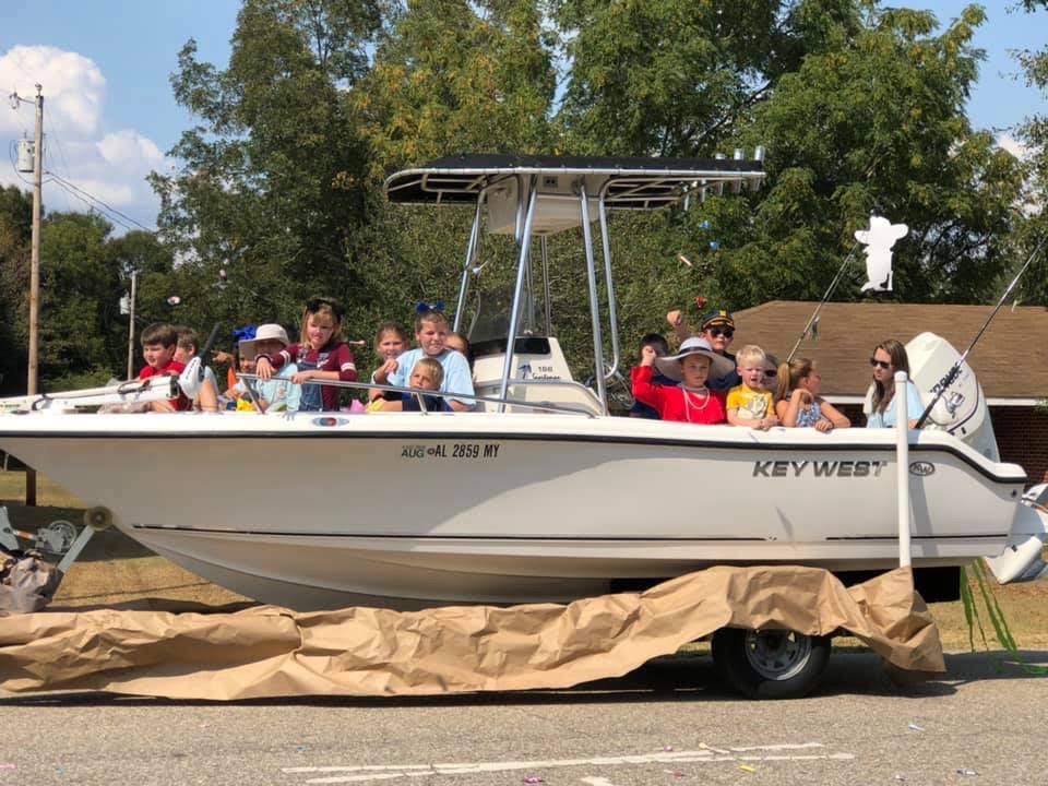 2019 - 4th grade Homecoming Float