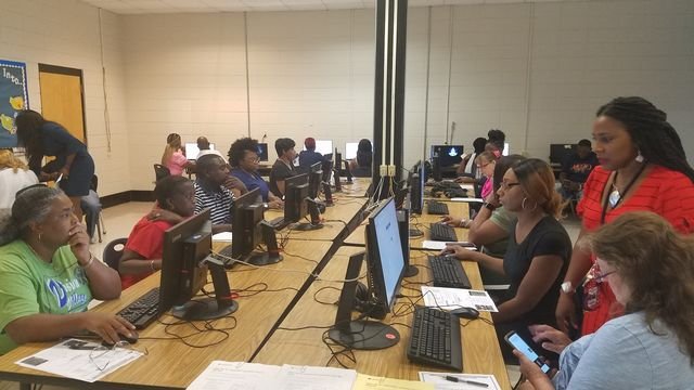 Teaching parents how to use their INOW Login information during the evening session of 7th grade Open House/Parent Meeting 2019