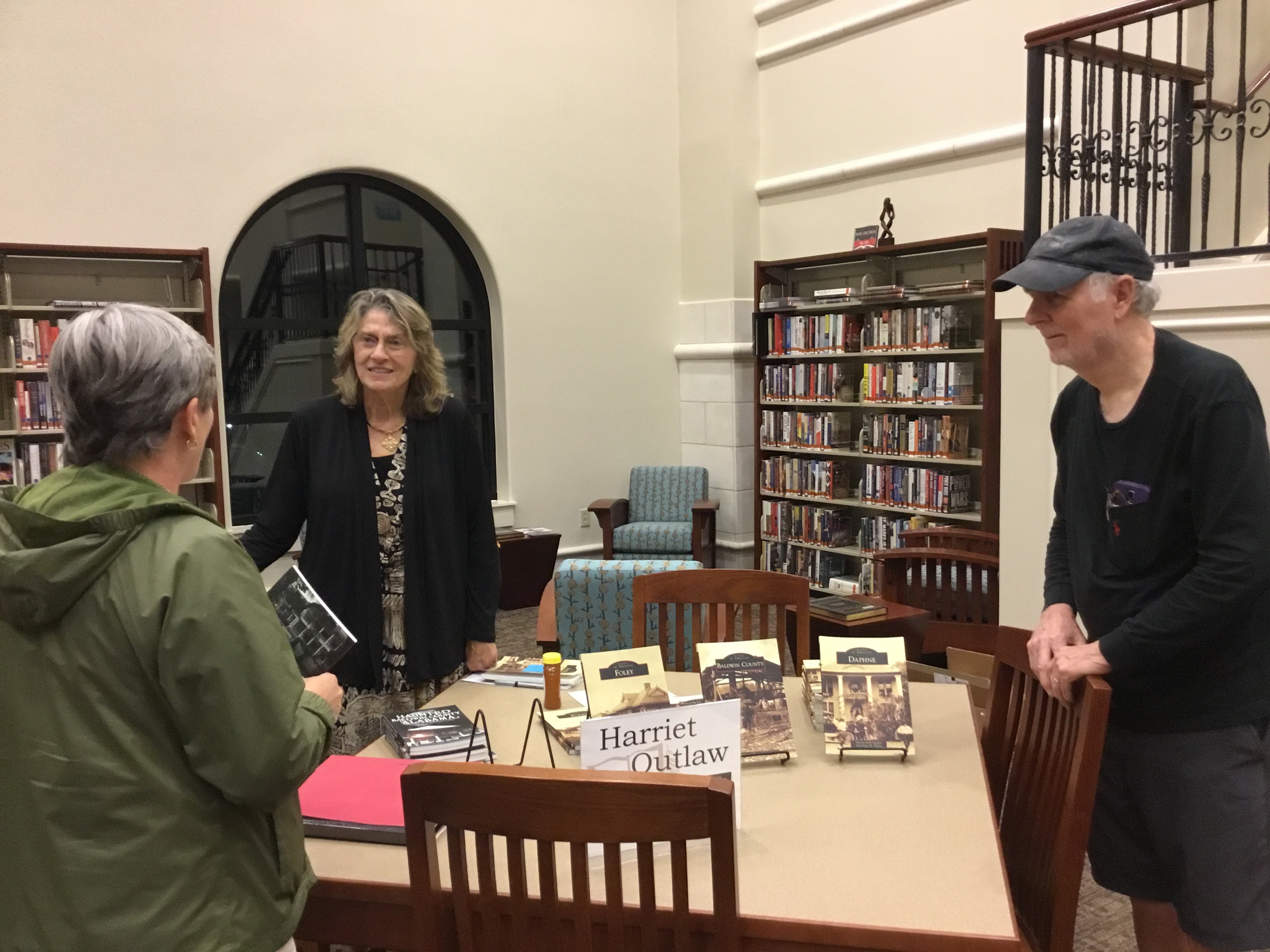 Harriet Outlaw talks with SFPL patrons at author event