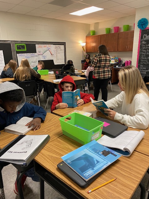 THS students read with TES students