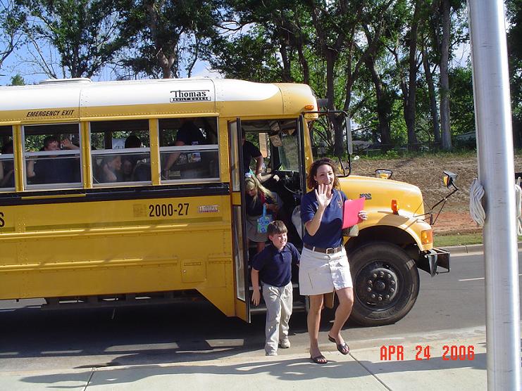 Children arriving to school 